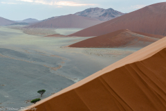 Rode Duinen in Namibië gezien vanaf Dune45